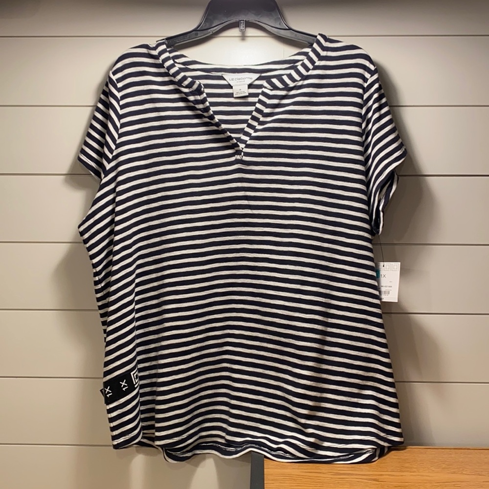 NWT Liz Claiborne Short Sleeve Top